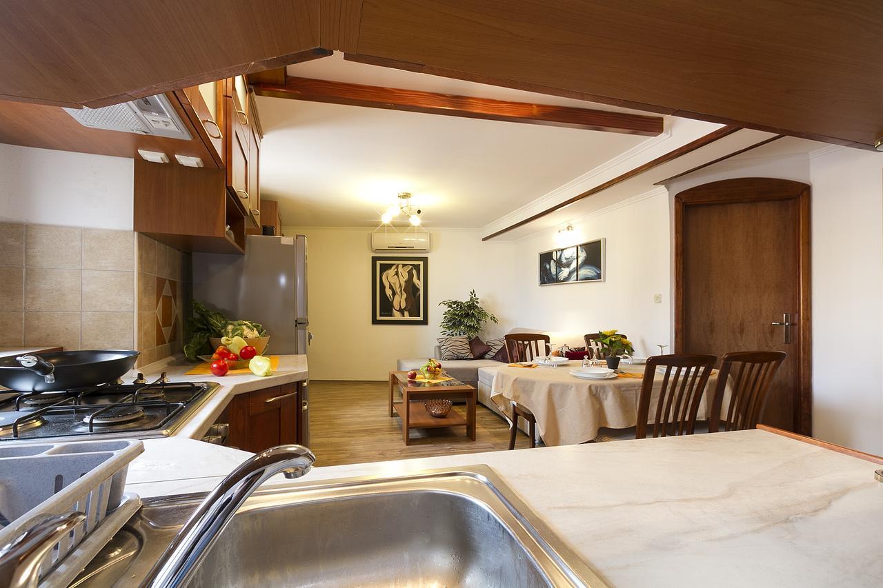 Apartment Nino ロヴィニ 部屋 写真