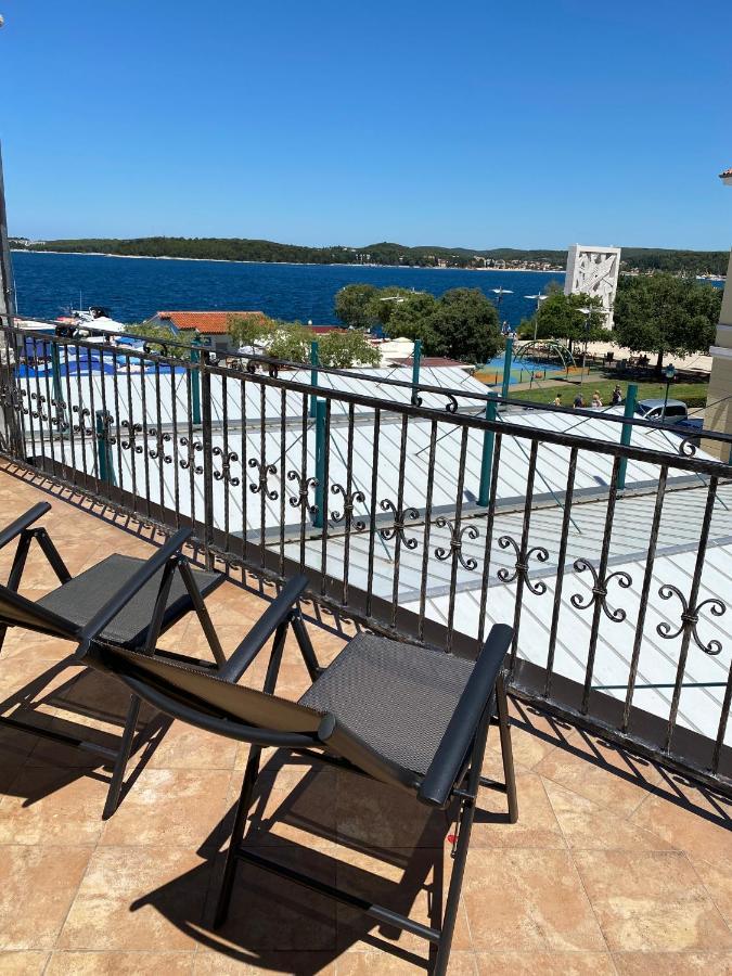 Apartment Nino ロヴィニ エクステリア 写真